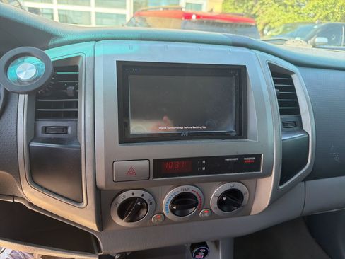 Used 2005 Toyota Tacoma PreRunner image 13