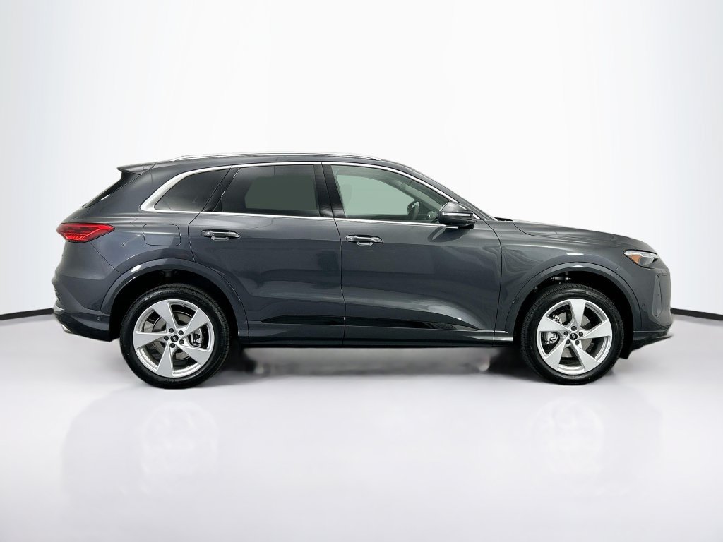 Used 2025 Audi Q5 Premium Plus AWD/4WD image 6