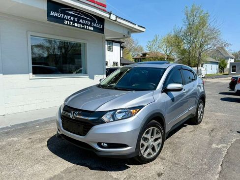 Used 2018 Honda HR-V EX image 2