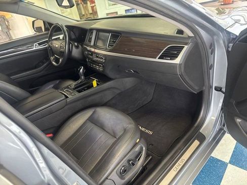 Used 2016 Hyundai Genesis 3.8 image 13