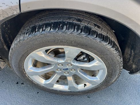 Used 2020 Ford Explorer Platinum w/ Premium Technology Package image 9