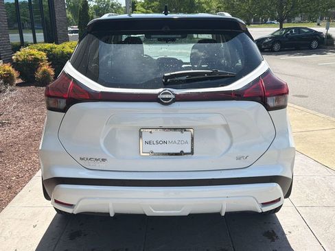 Used 2024 Nissan Kicks SV image 4
