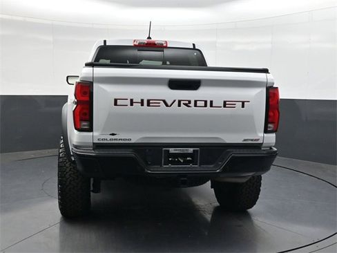 Used 2024 Chevrolet Colorado ZR2 w/ ZR2 Convenience Package III image 5