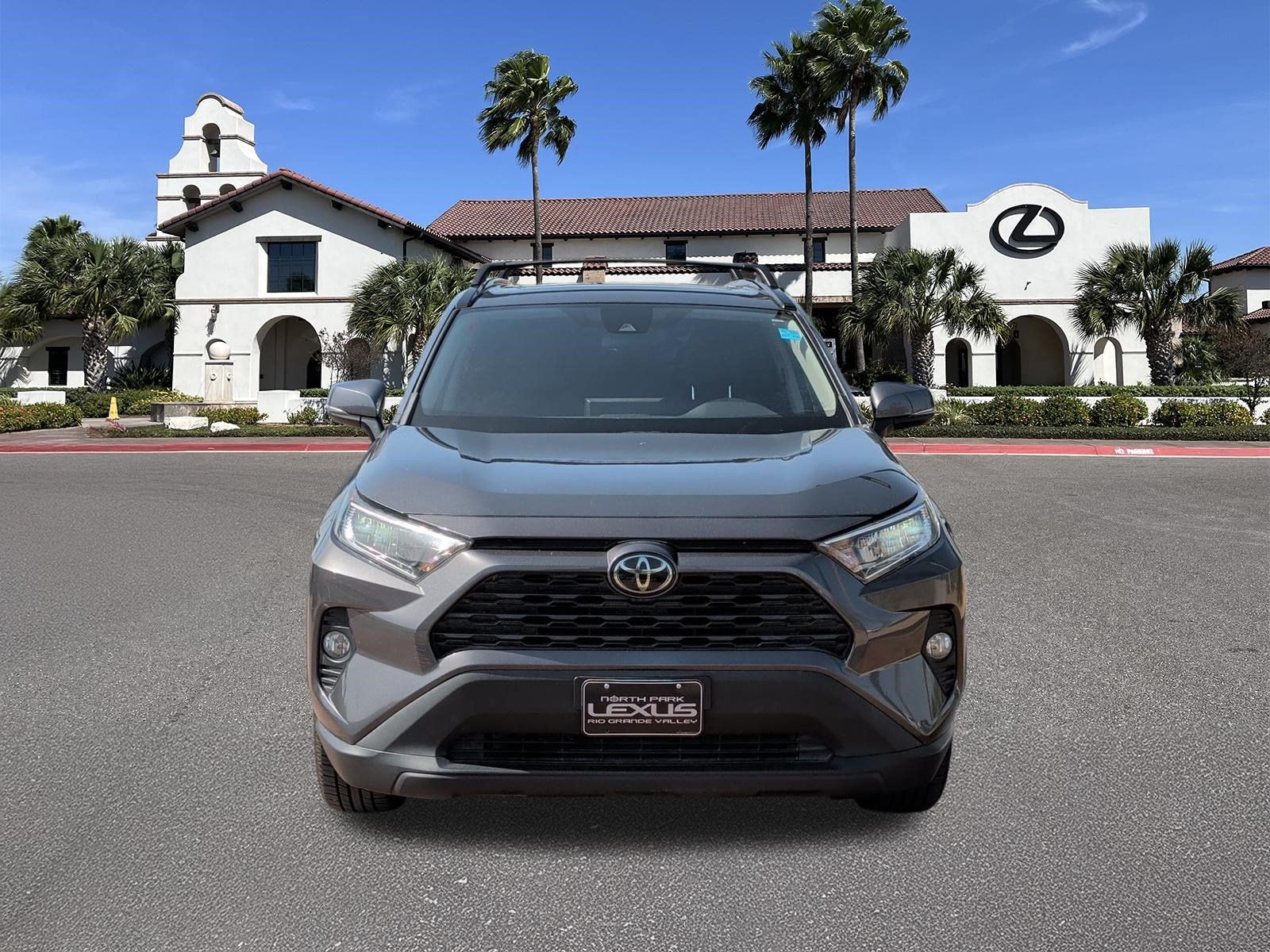 Used 2021 Toyota RAV4 XLE w/ Convenience Package FWD image 6
