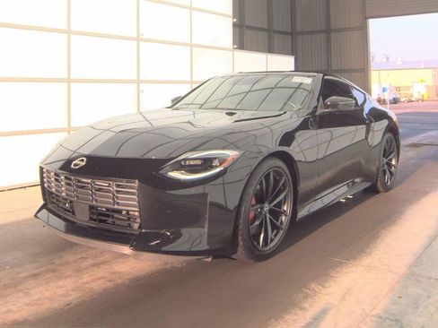 Used 2025 Nissan Z Performance w/ Floor Mat Package RWD image 2