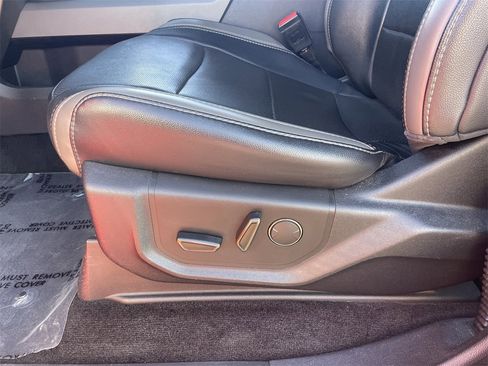 Used 2018 Ford F150 Raptor w/ Equipment Group 802A Luxury image 22