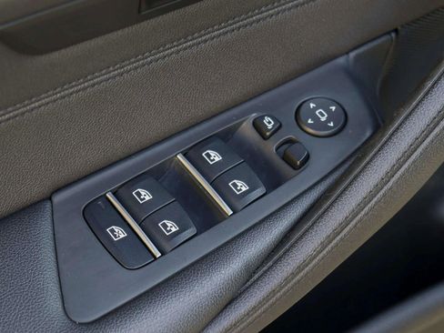 Used 2019 BMW 530e image 15