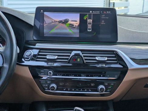 Used 2021 BMW 530i w/ Premium Package RWD image 15