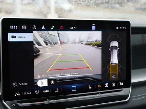 Used 2025 Volkswagen Tiguan SE w/ Panoramic Sunroof Package image 27