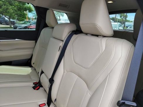 Used 2025 INFINITI QX60 Sensory w/ Cargo Package AWD/4WD image 12