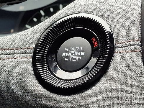 Used 2023 Jeep Compass Latitude image 27