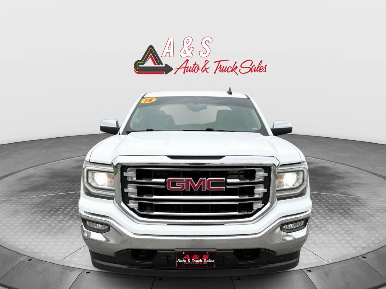 Used 2018 GMC Sierra 1500 SLT w/ SLT Premium Package AWD/4WD image 3