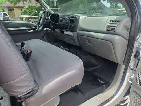 Used 2006 Ford F350 XL RWD image 15