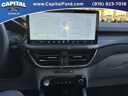 Certified 2025 Ford Escape Platinum w/ Premium Technology Package image 26