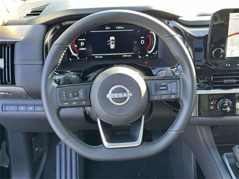 New 2025 Nissan Pathfinder Platinum image 19