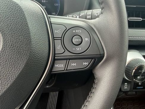 Used 2025 Toyota RAV4 Limited FWD image 14
