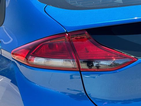 Used 2018 Hyundai Ioniq Blue FWD image 46