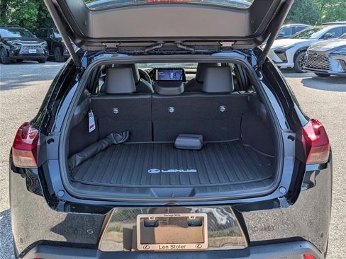 New 2026 Lexus UX 300h AWD image 9