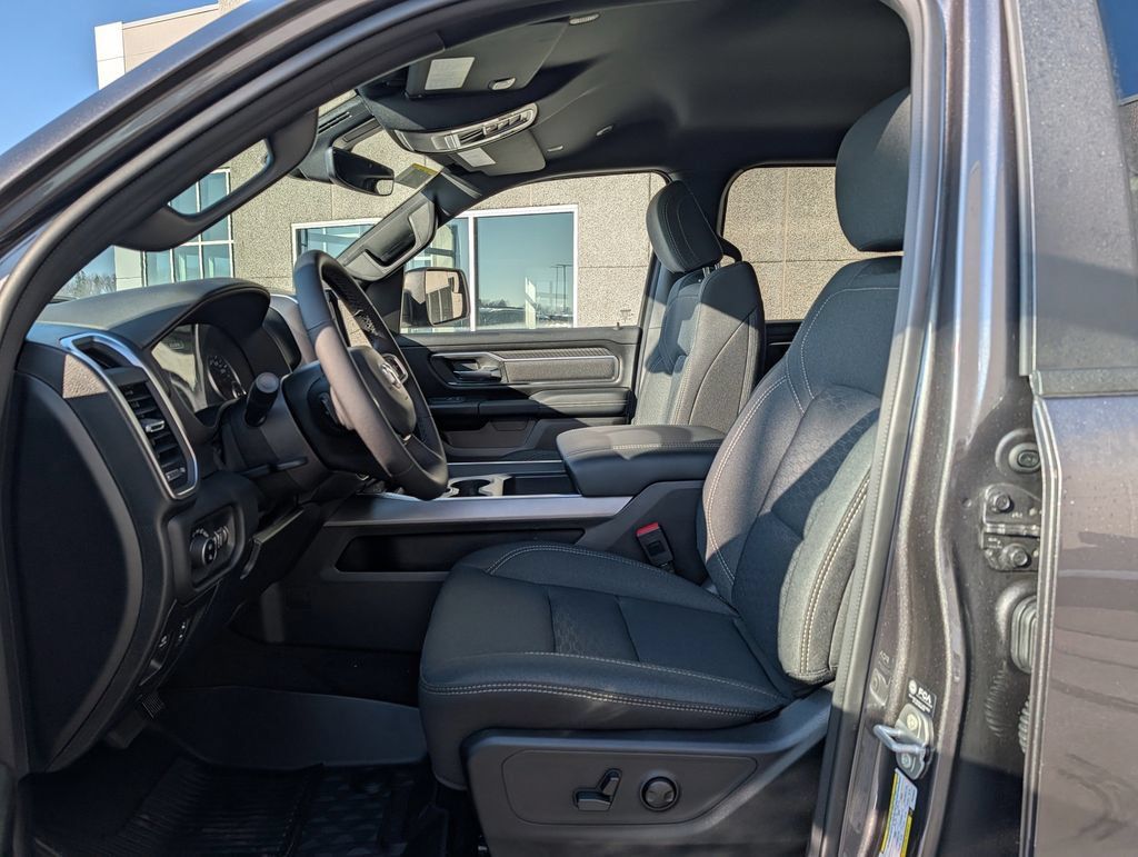 New 2026 RAM 1500 Big Horn AWD/4WD image 5