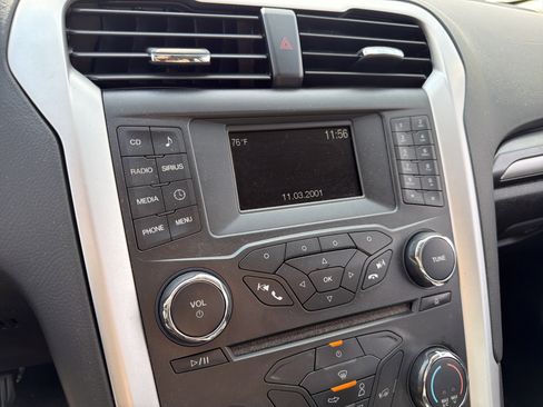 Used 2016 Ford Fusion SE image 17