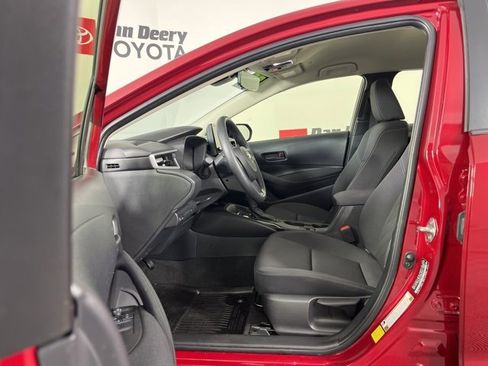 Certified 2025 Toyota Corolla LE w/ LE Premium Package image 3