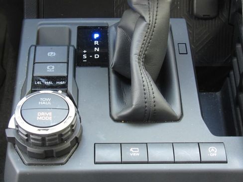 Certified 2026 Toyota 4Runner Limited AWD/4WD image 34
