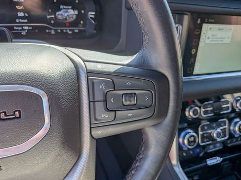 Used 2024 GMC Yukon Denali w/ Advanced Technology Package AWD/4WD image 17