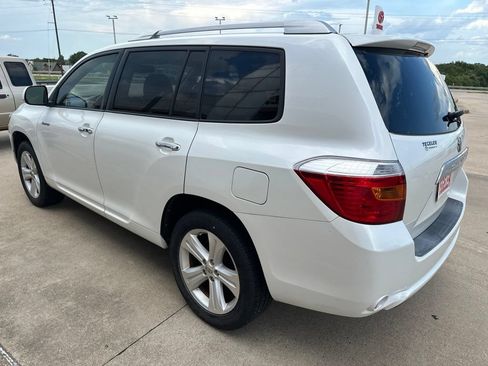 Used 2010 Toyota Highlander Limited w/ Extra Value Pkg 7 FWD image 5