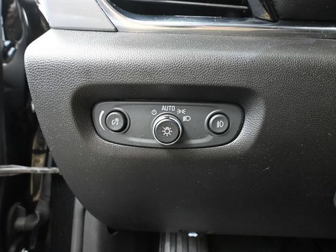 Used 2021 Chevrolet Traverse LT AWD/4WD image 34