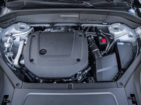 New 2026 Volvo XC90 B6 Plus w/ Protection Package Premier image 18