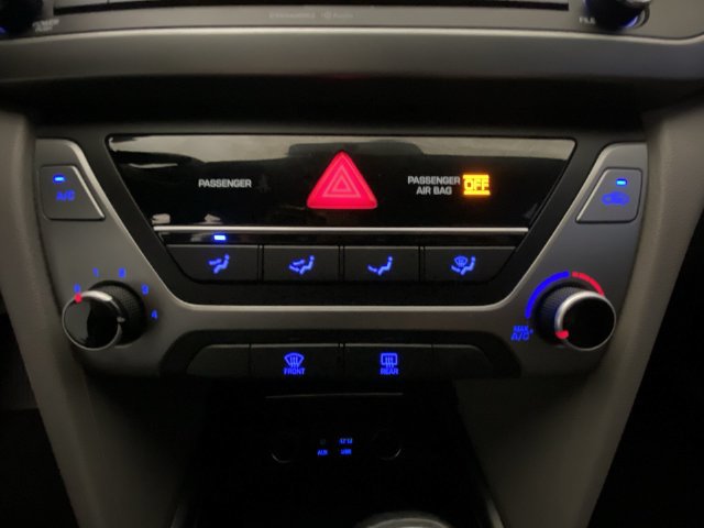 Used 2017 Hyundai Elantra SE FWD image 18