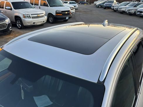 Used 2017 Lincoln MKC Reserve image 24