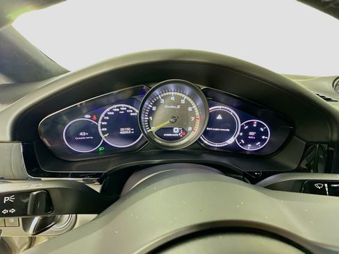 Used 2020 Porsche Cayenne Turbo S AWD/4WD image 14
