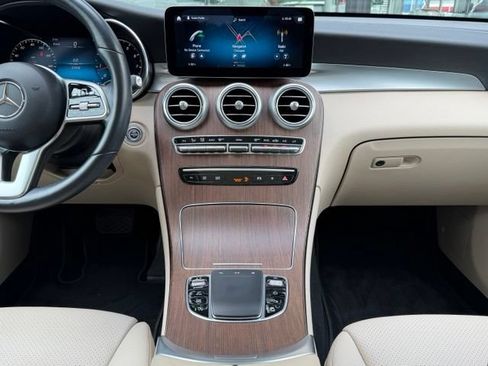 Used 2022 Mercedes-Benz GLC 300 4MATIC image 13