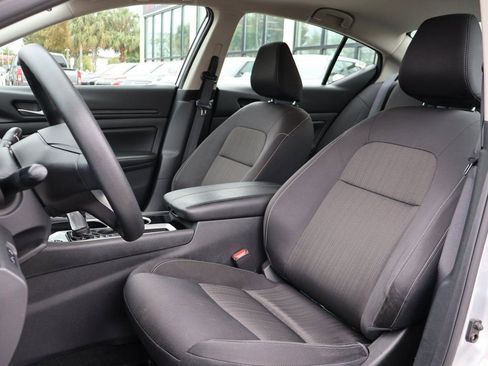 Used 2024 Nissan Altima 2.5 SV image 25