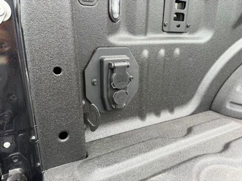 Used 2024 Ford F350 Lariat w/ Chrome Package image 25