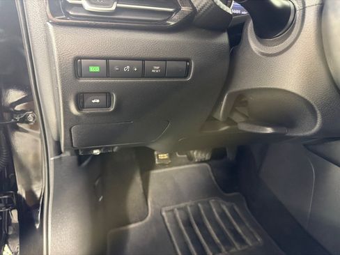 Used 2021 Nissan Sentra SR w/ SR Premium Package FWD image 15