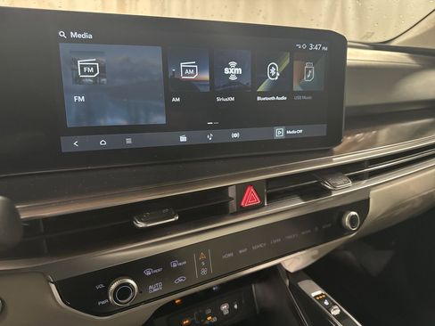 Certified 2025 Kia Sorento S image 24