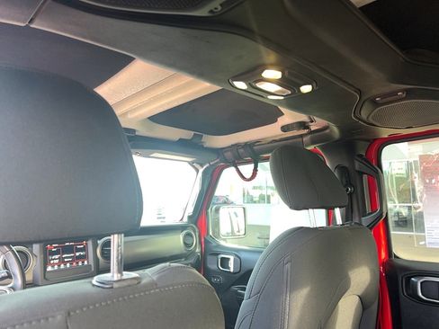 Used 2020 Jeep Gladiator Sport w/ Quick Order Package 24S image 28