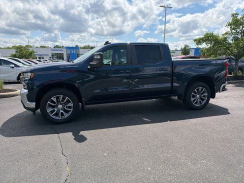 Used 2021 Chevrolet Silverado 1500 LT w/ Convenience Package II AWD/4WD image 19