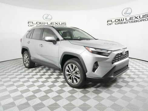 Used 2023 Toyota RAV4 XLE Premium image 3