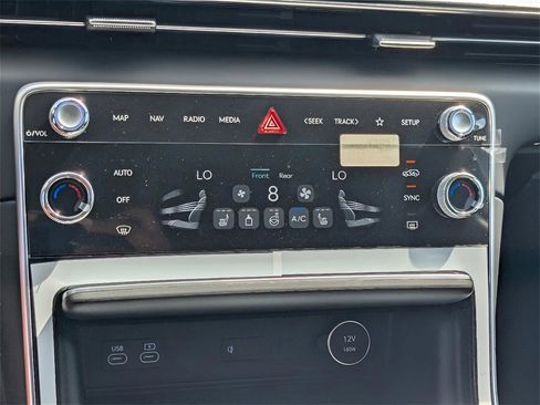 Used 2025 Genesis GV80 2.5T image 19