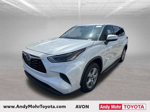Used 2022 Toyota Highlander L FWD image 4