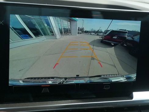 Used 2025 GMC Sierra 1500 Elevation image 28