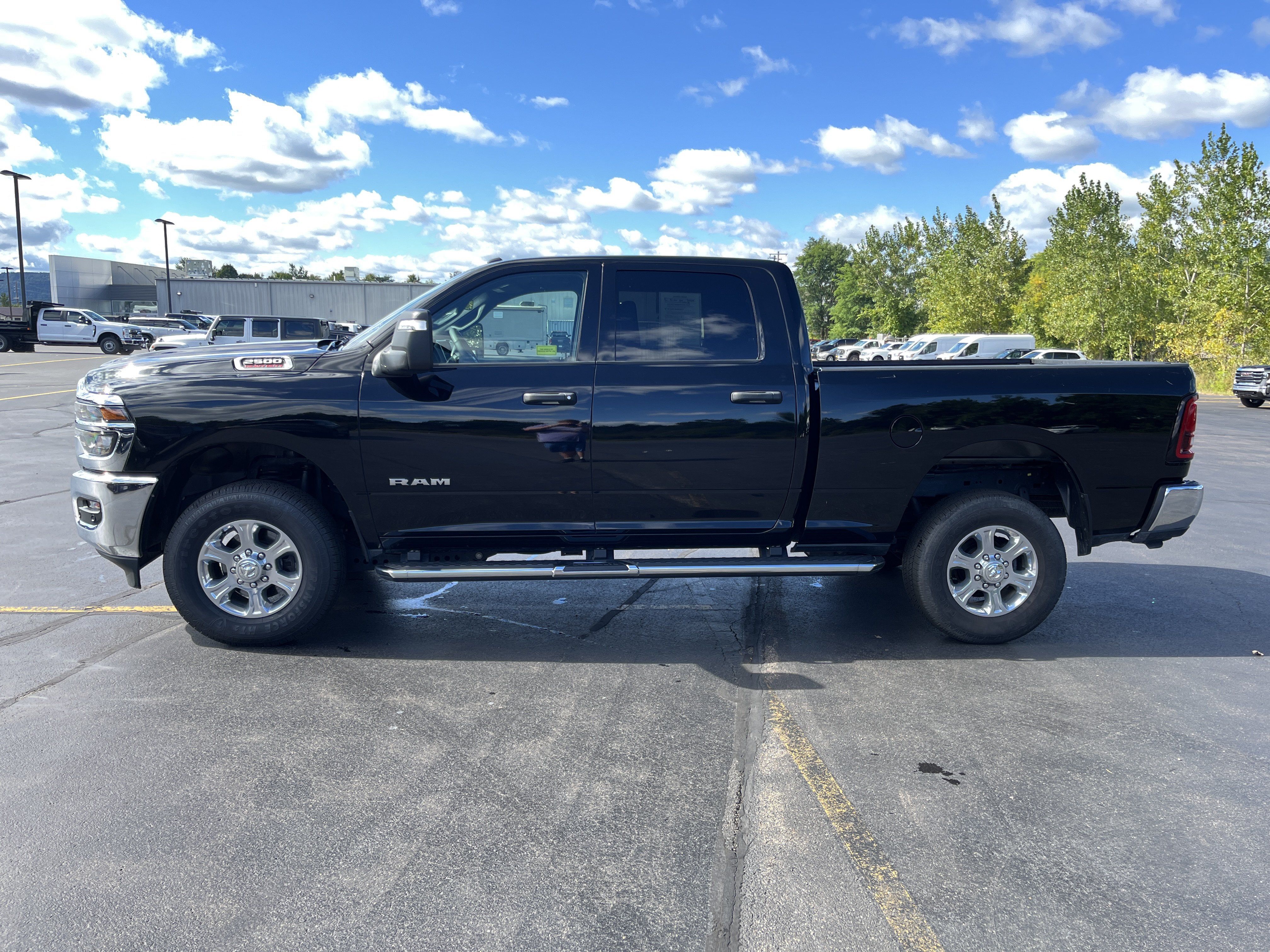 Used 2026 RAM 2500 Big Horn AWD/4WD image 4