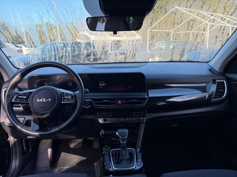 Used 2025 Kia Seltos S image 30