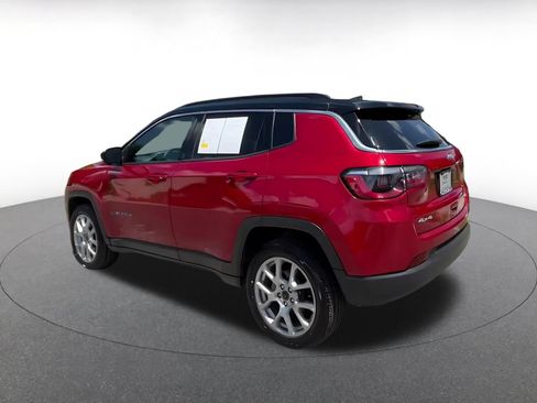 Used 2025 Jeep Compass Limited AWD/4WD image 10