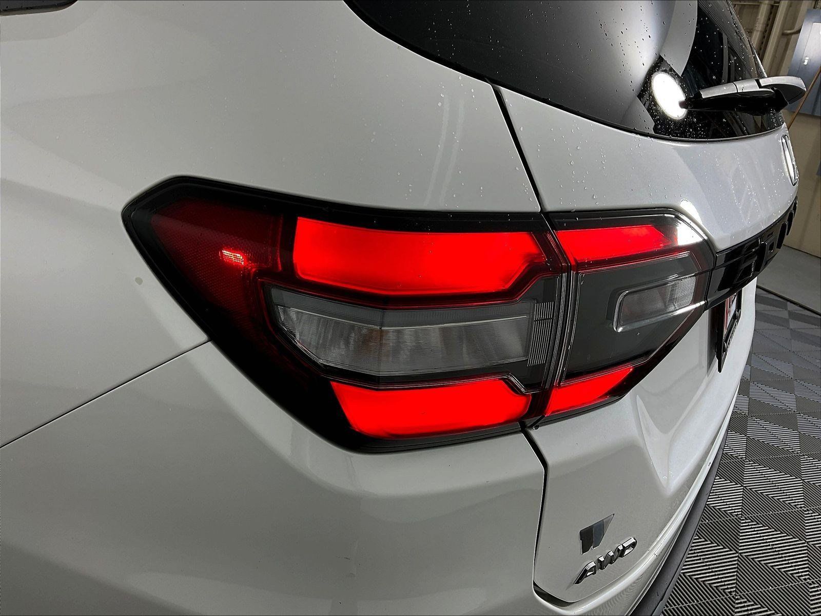 Used 2025 Honda Pilot Elite image 23