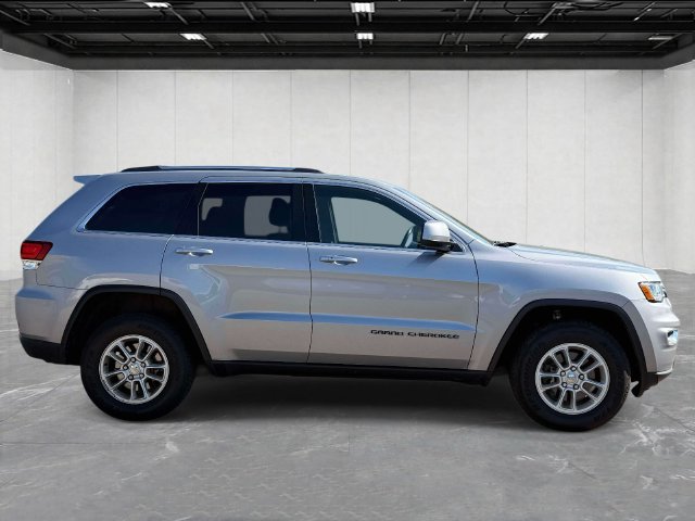 Certified 2020 Jeep Grand Cherokee Laredo w/ Security & Convenience Group AWD/4WD image 4