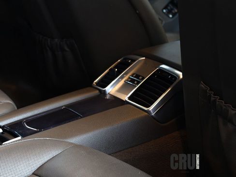 Used 2014 Porsche Panamera 4 image 31